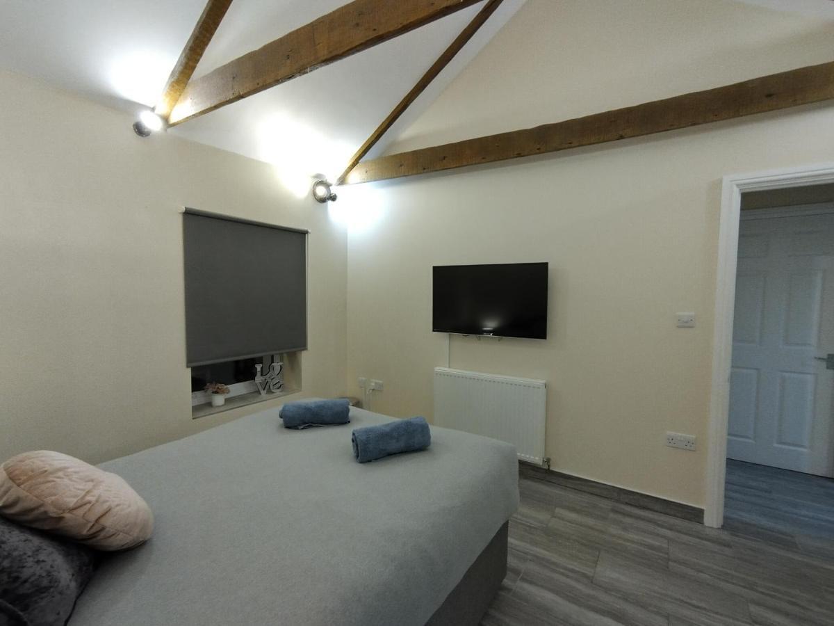 Queens Holiday Apartment Pembroke Dock Extérieur photo