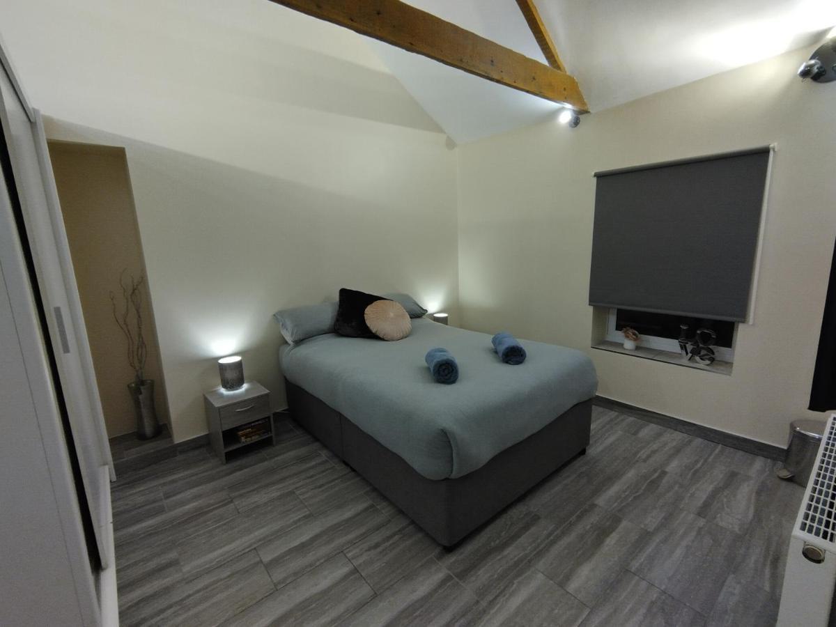 Queens Holiday Apartment Pembroke Dock Extérieur photo