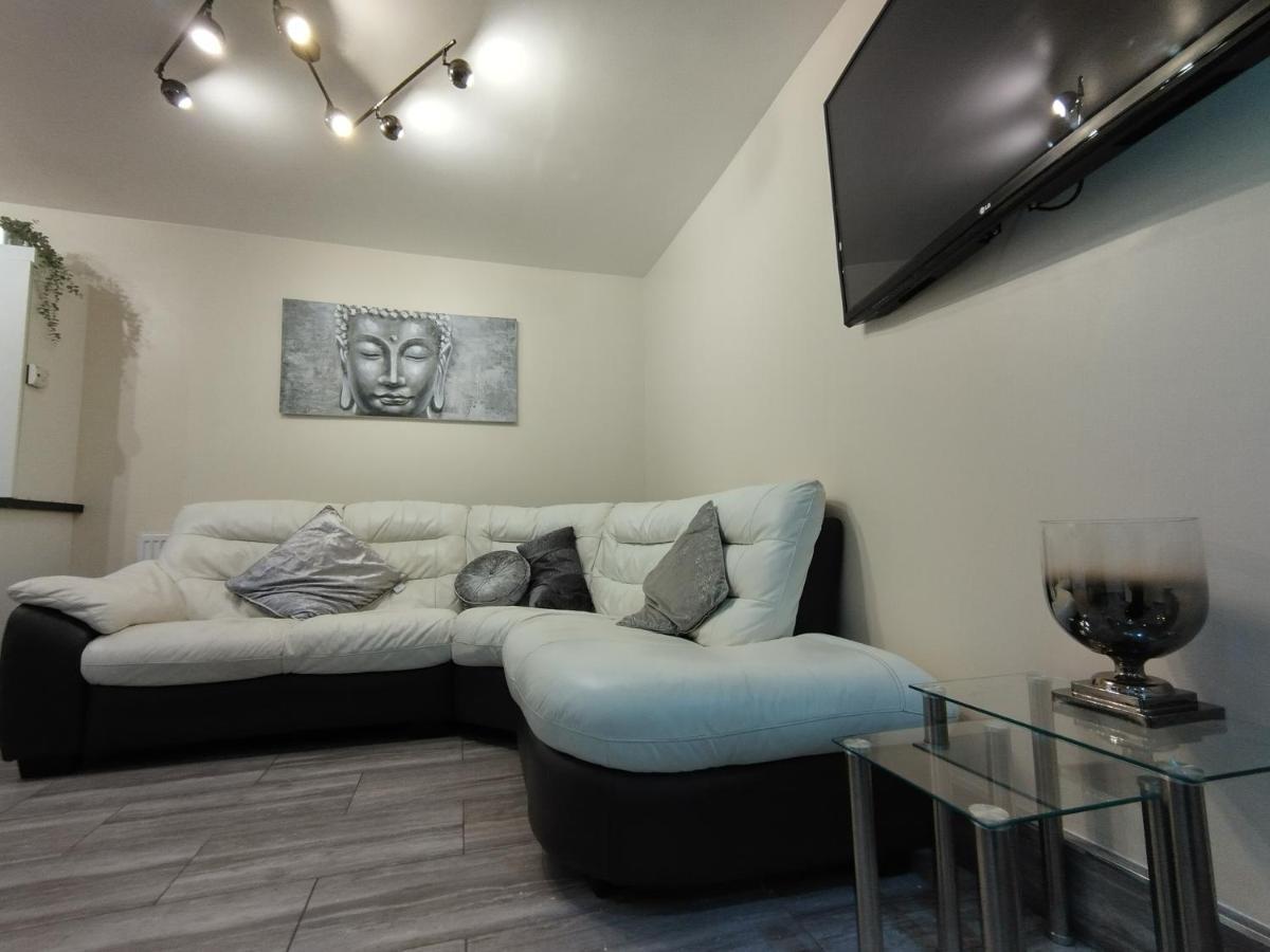 Queens Holiday Apartment Pembroke Dock Extérieur photo